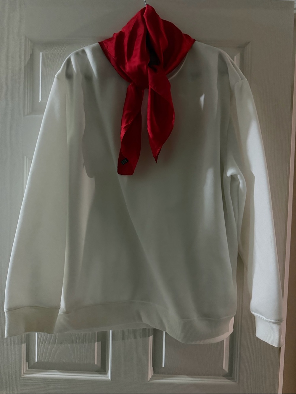 Fred ScoobyDoo White Crewneck & Ascot